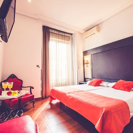 Hostal Sol Los Angeles Madrid Exterior photo