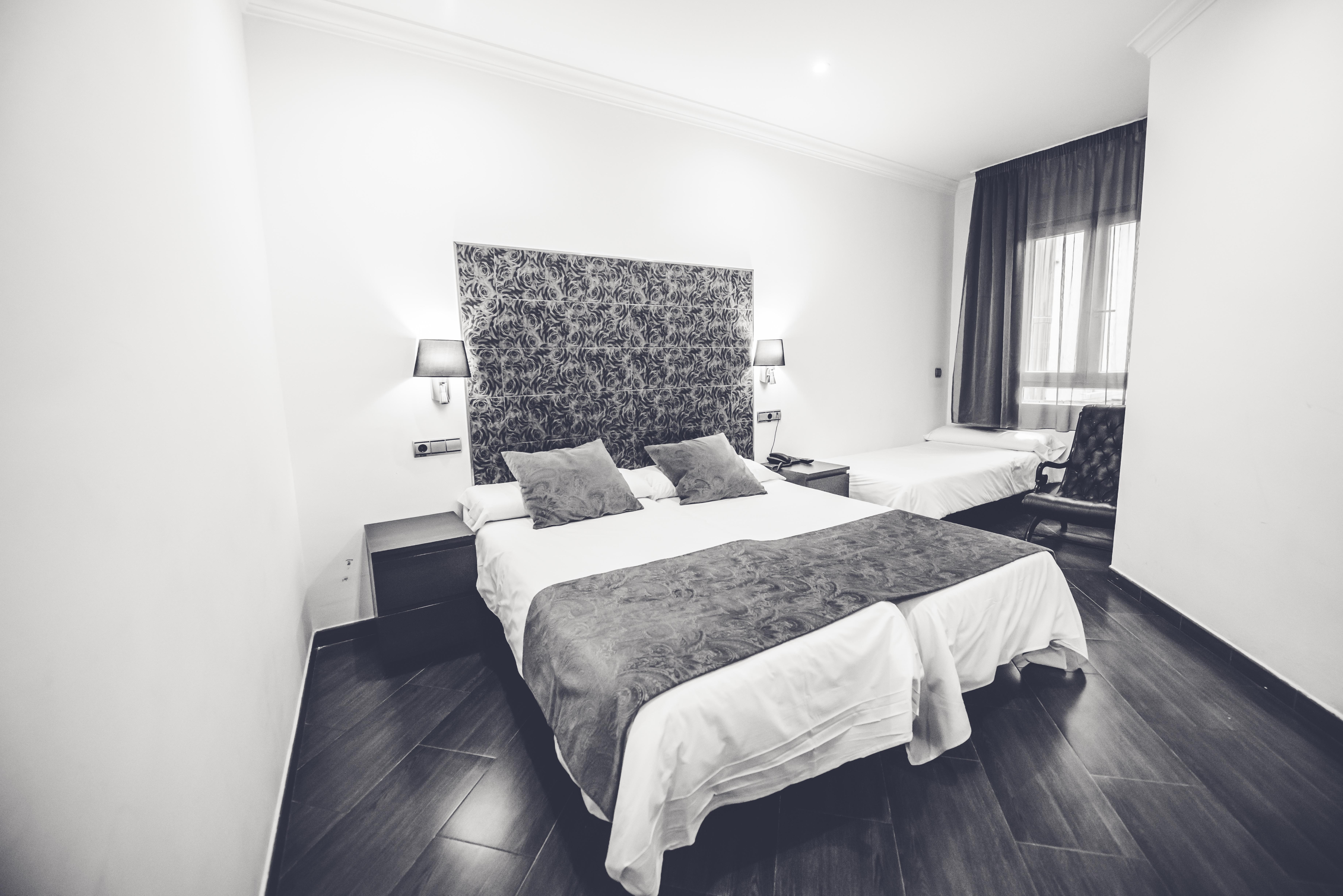 Hostal Sol Los Angeles Madrid Exterior photo