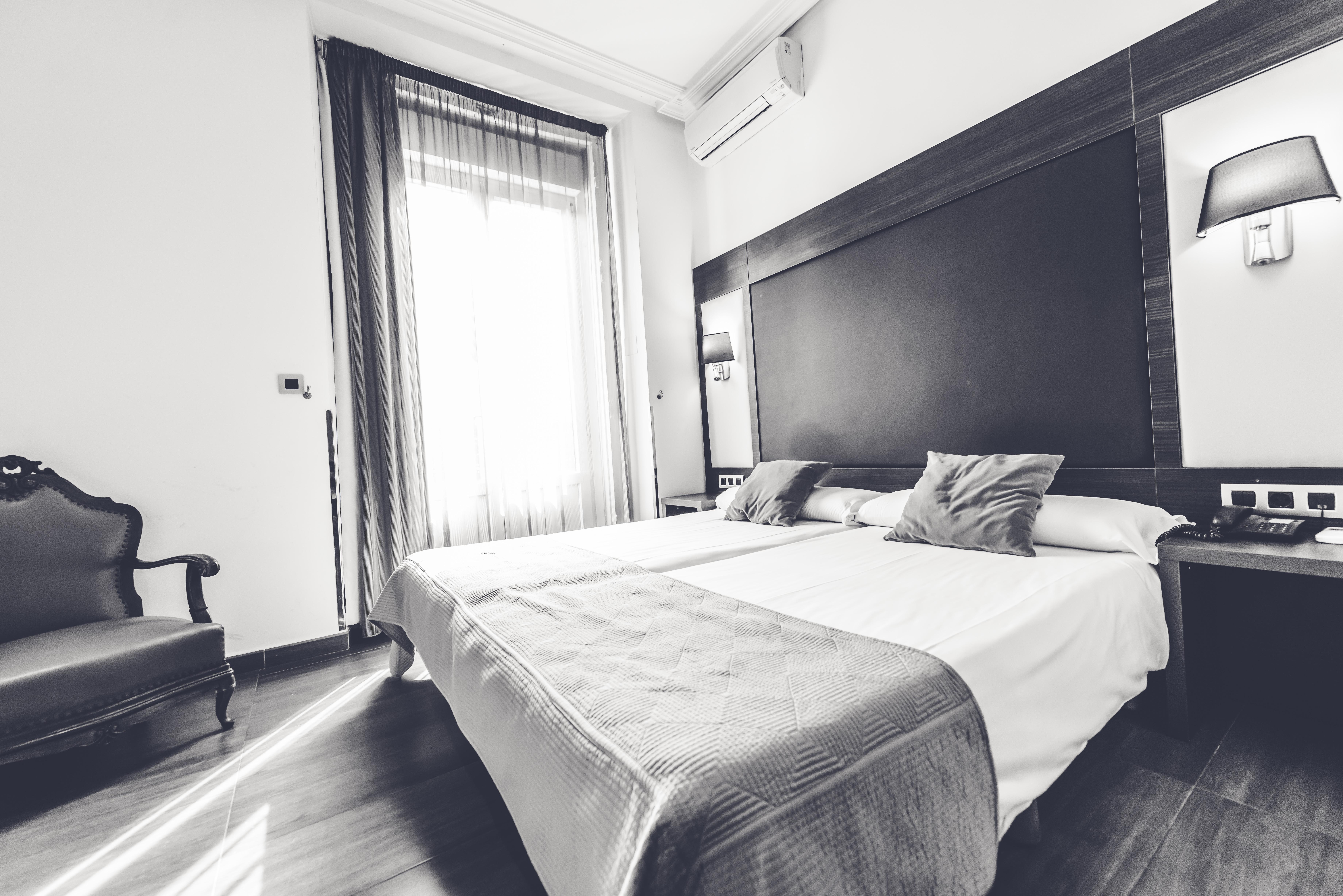 Hostal Sol Los Angeles Madrid Exterior photo
