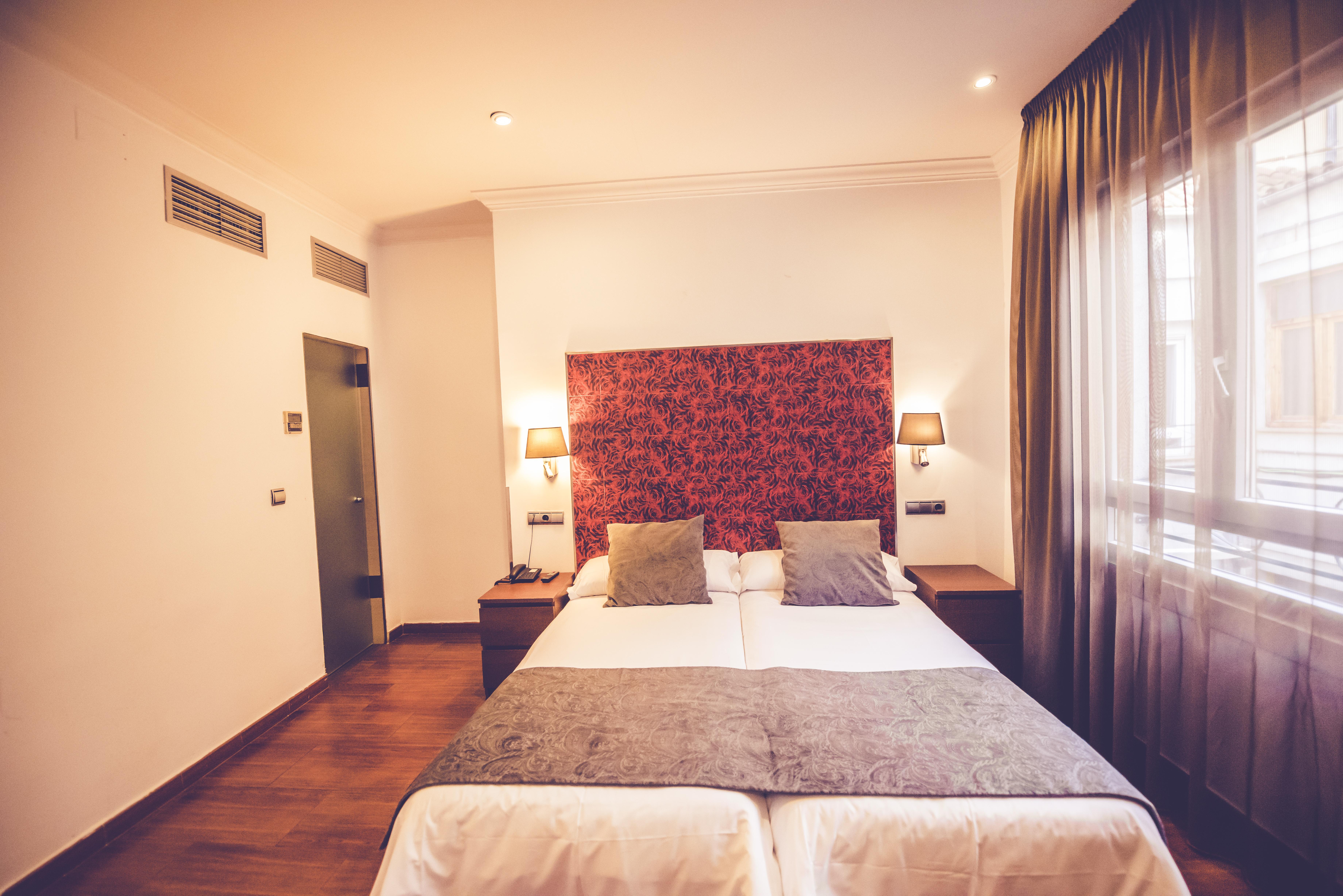 Hostal Sol Los Angeles Madrid Exterior photo