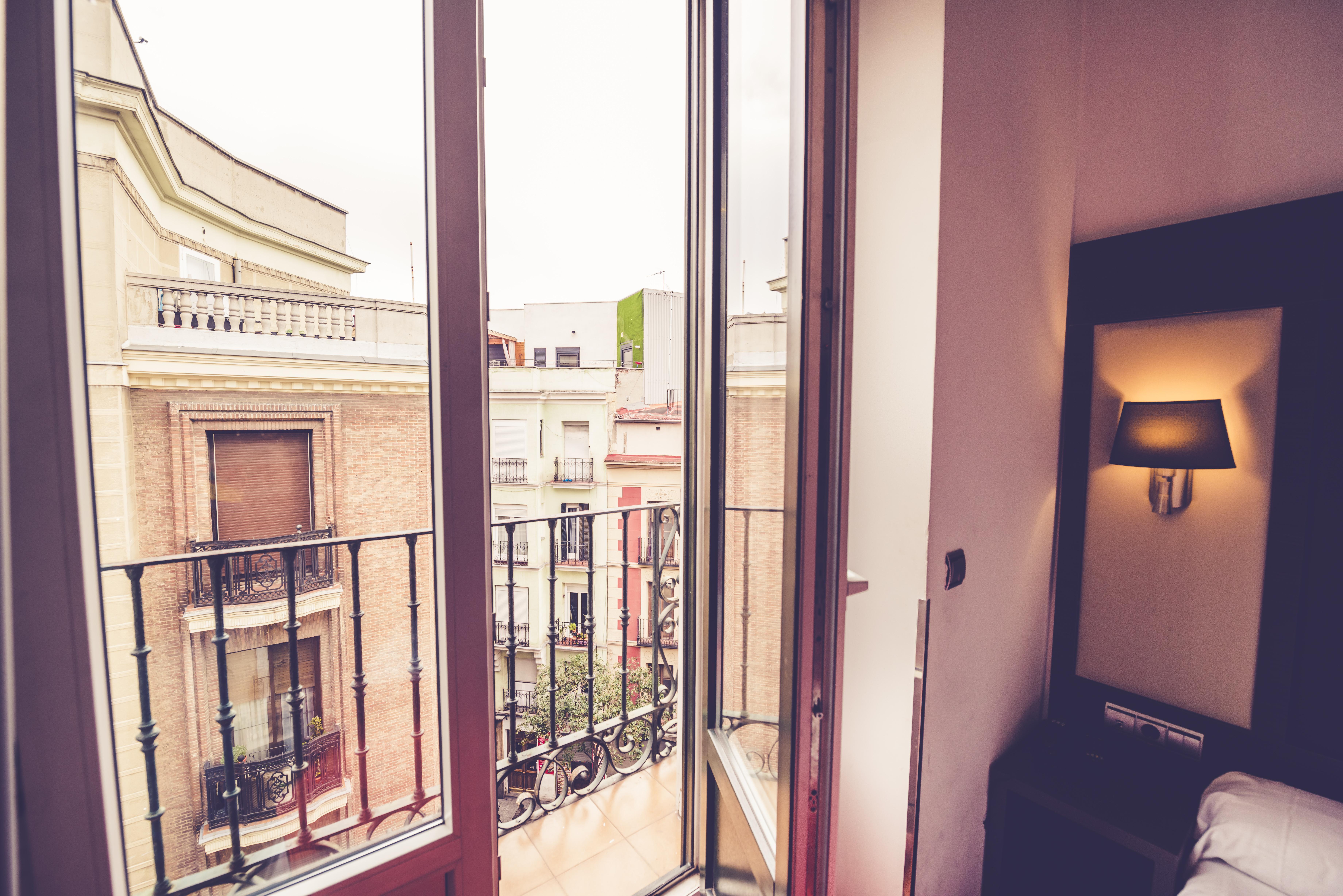 Hostal Sol Los Angeles Madrid Exterior photo