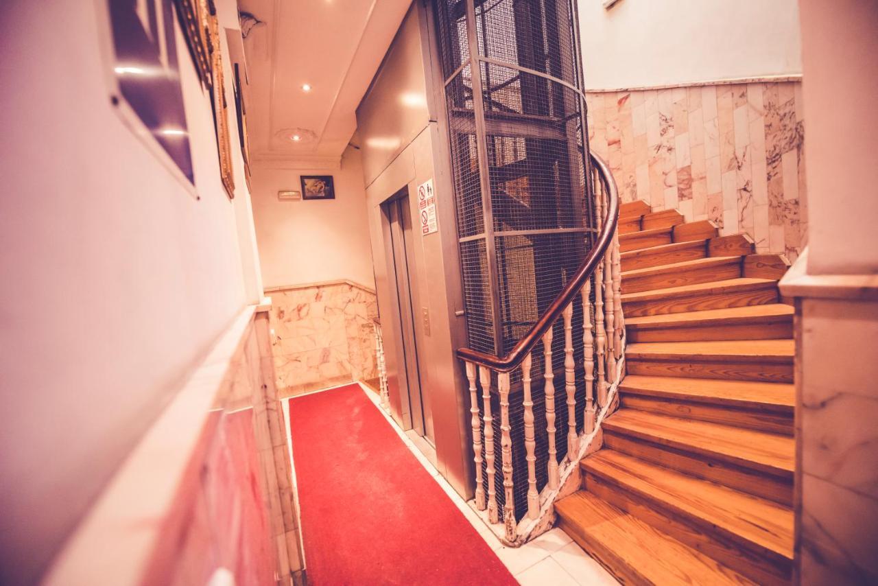Hostal Sol Los Angeles Madrid Exterior photo